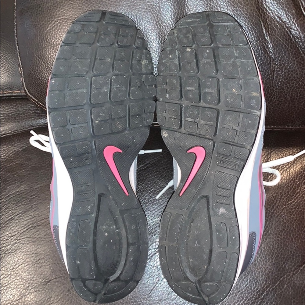 EUC Nike Pink/gray shoes... in great condition - Picture 5 of 8